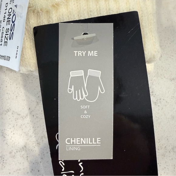 NWT-Winter Bundle Textured Ivory Gloves, Red Gloves, Pink/Purple Knit Headband - Picture 7 of 13